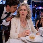 Ik was aan het dineren in een chique restaurant met mijn dochter en haar man. Nadat ze vertrokken waren, kwam…